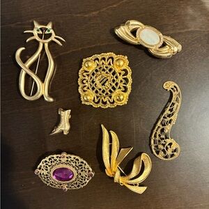 Elegant Gold Brooch Set